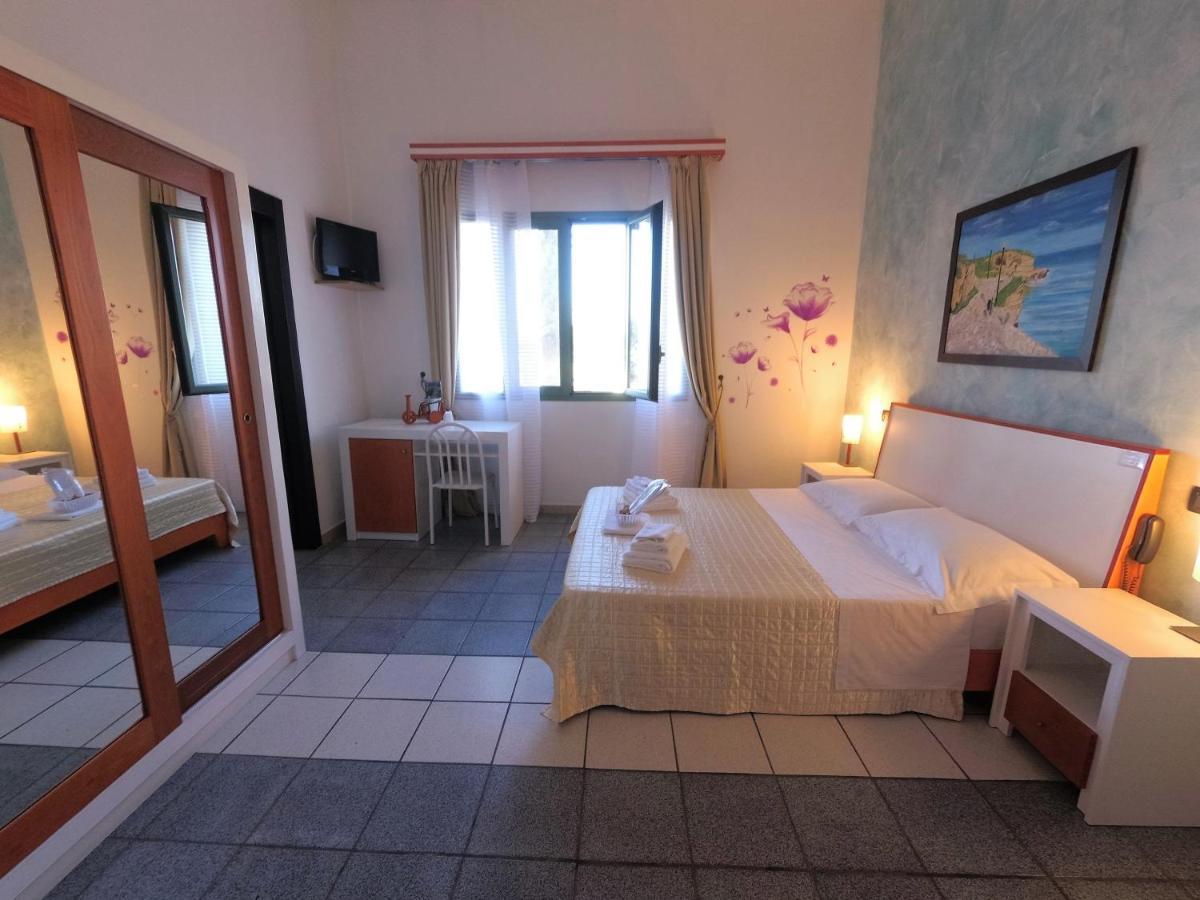 Hotel Alba Chiara Sant'Andrea Salento Bagian luar foto