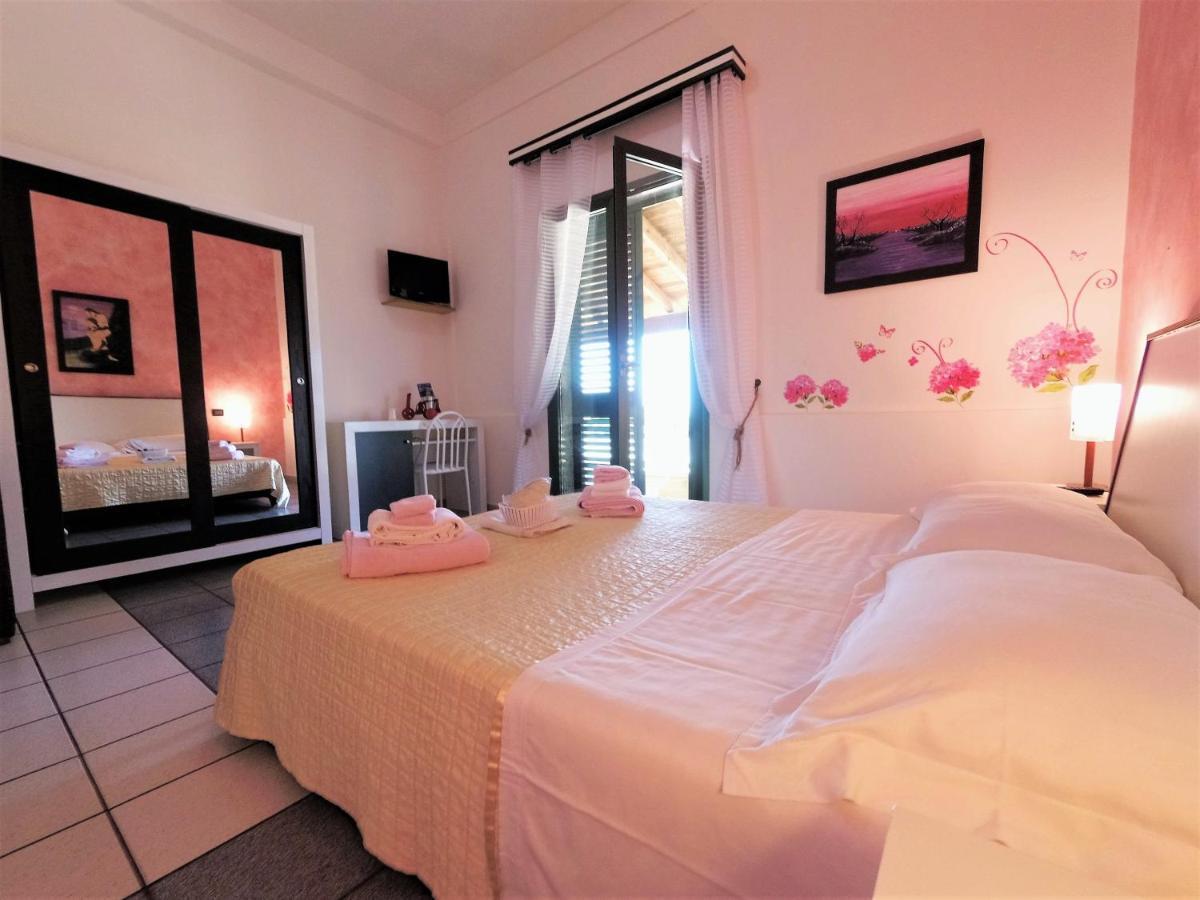Hotel Alba Chiara Sant'Andrea Salento Bagian luar foto