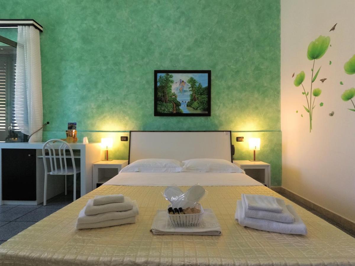 Hotel Alba Chiara Sant'Andrea Salento Bagian luar foto