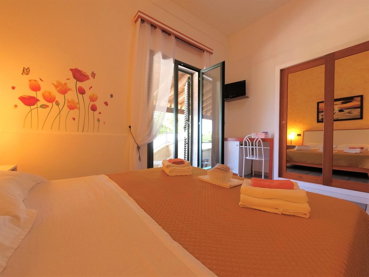 Hotel Alba Chiara Sant'Andrea Salento Bagian luar foto
