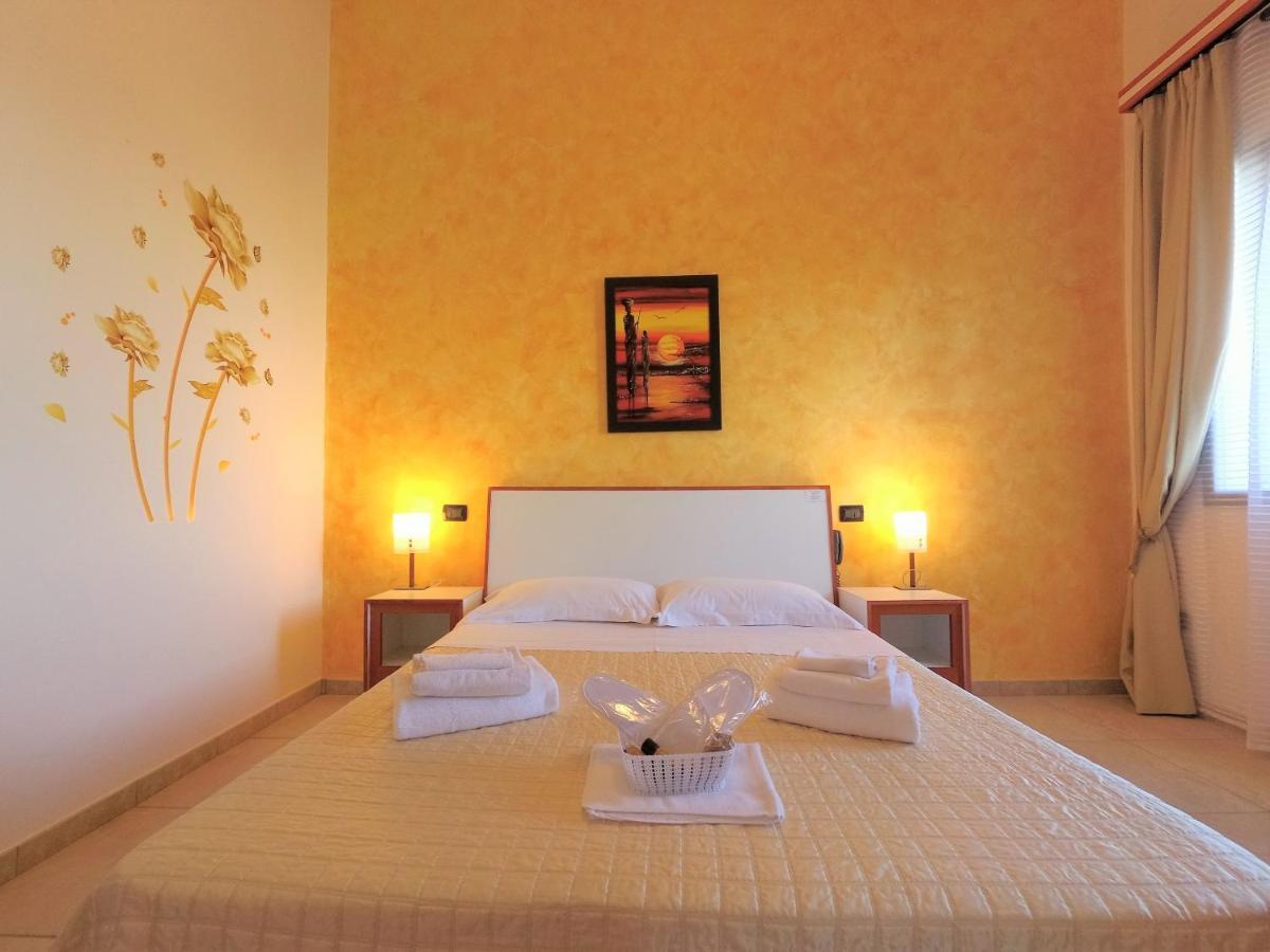 Hotel Alba Chiara Sant'Andrea Salento Bagian luar foto